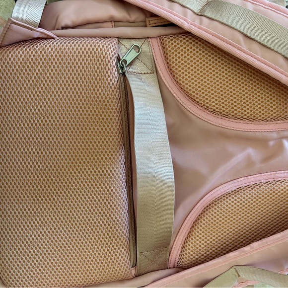 Amazon travel backpack - Picture 7 of 12